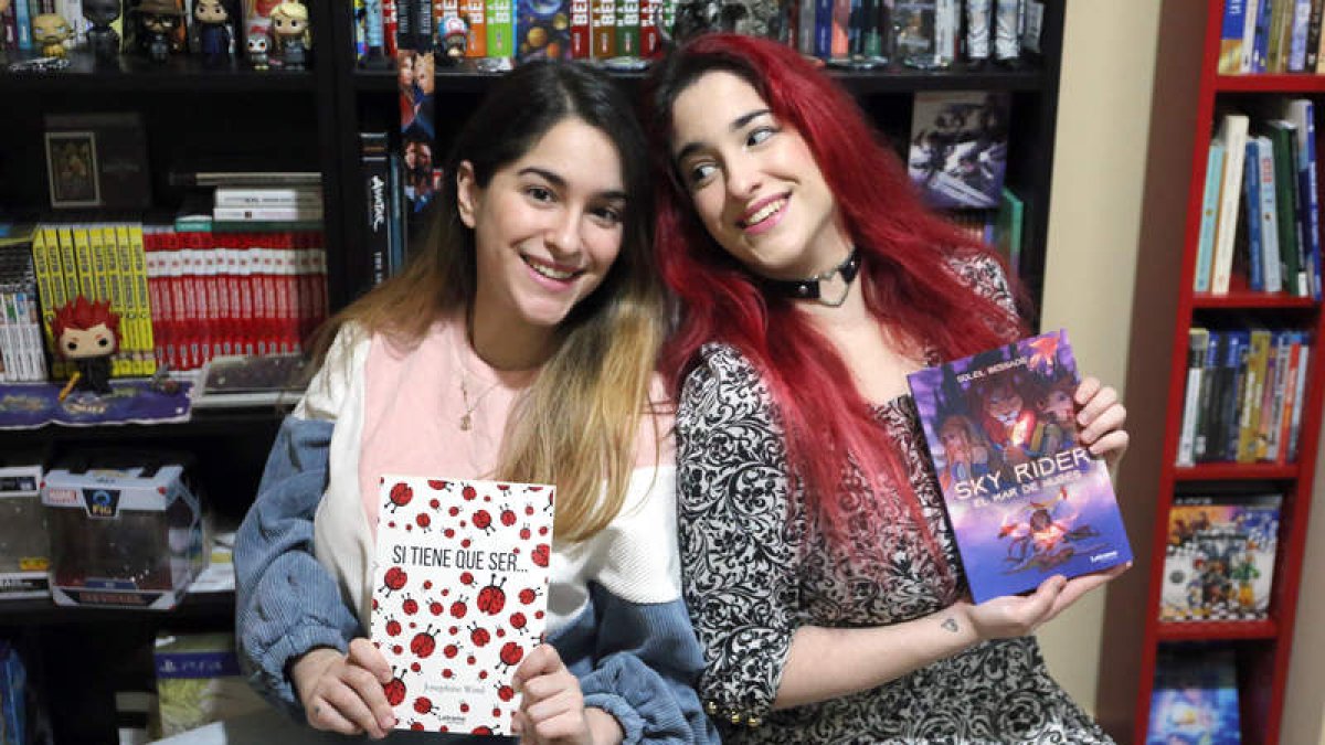 Las hermanas Beatriz y Verónica Llaneza Mielgo coinciden en su profesión como actrices de doblaje y sacan libro. BENITO ORDÓÑEZ