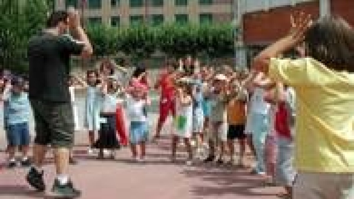 Una de las actividades consistía en bailar graciosamente