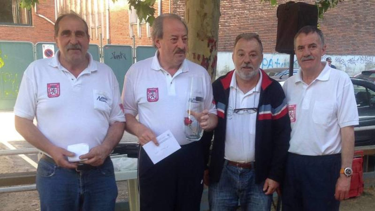 Los tres primeros clasificados junto a Pedro Gutiérrez.