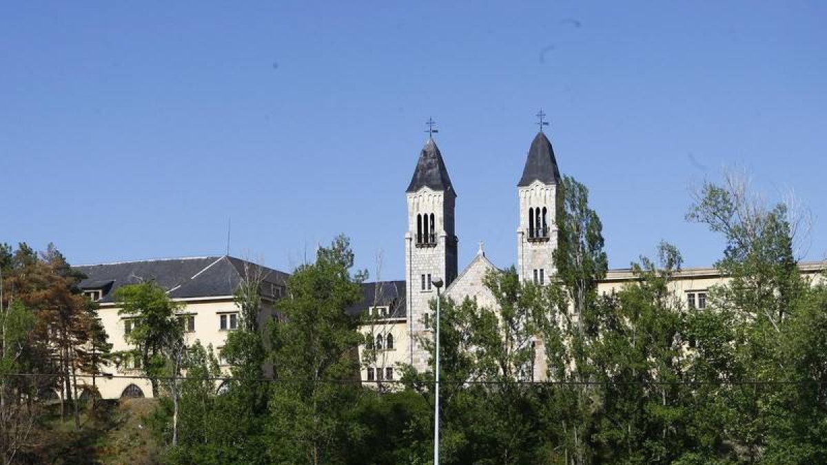El Seminario Menor, en la carretera de Asturias