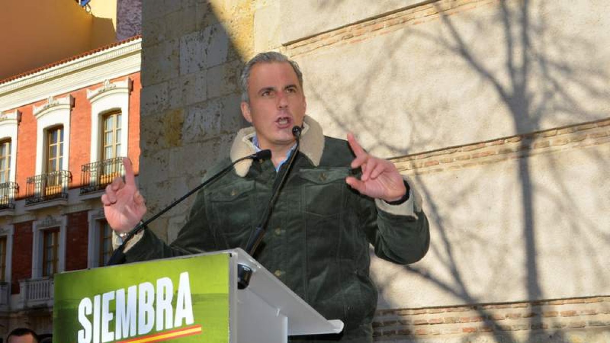 Ortega Smith, ayer, en un acto de Vox en Palencia. ALMUDENA ÁLVAREZ