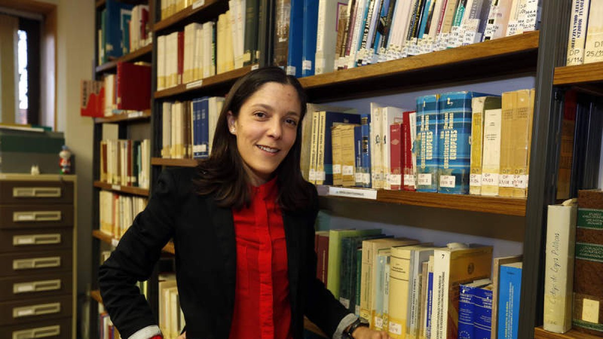 La profesora de Derecho Constitucional Tamara Álvarez Robles. MARCIANO PÉREZ