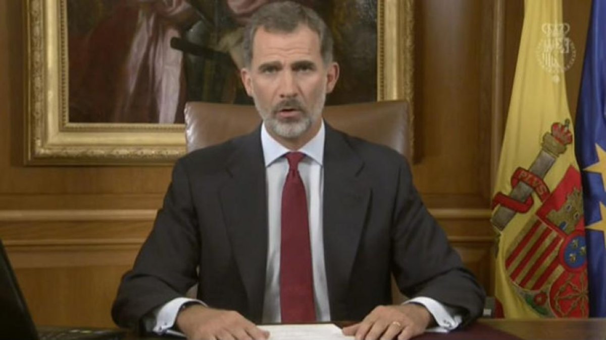 El rey Felipe VI pronuncia su discurso sobre la situación en Cataluña