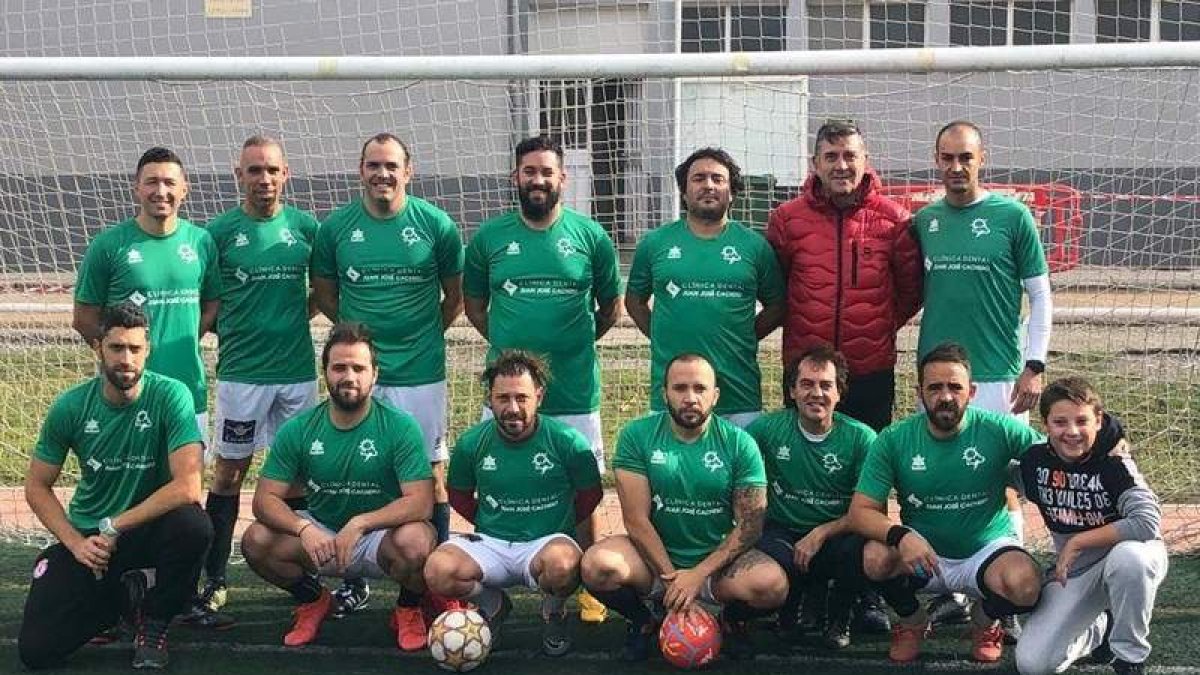 Equipo del Clínica Dental Cachero que disputa la Liga CHF. DL