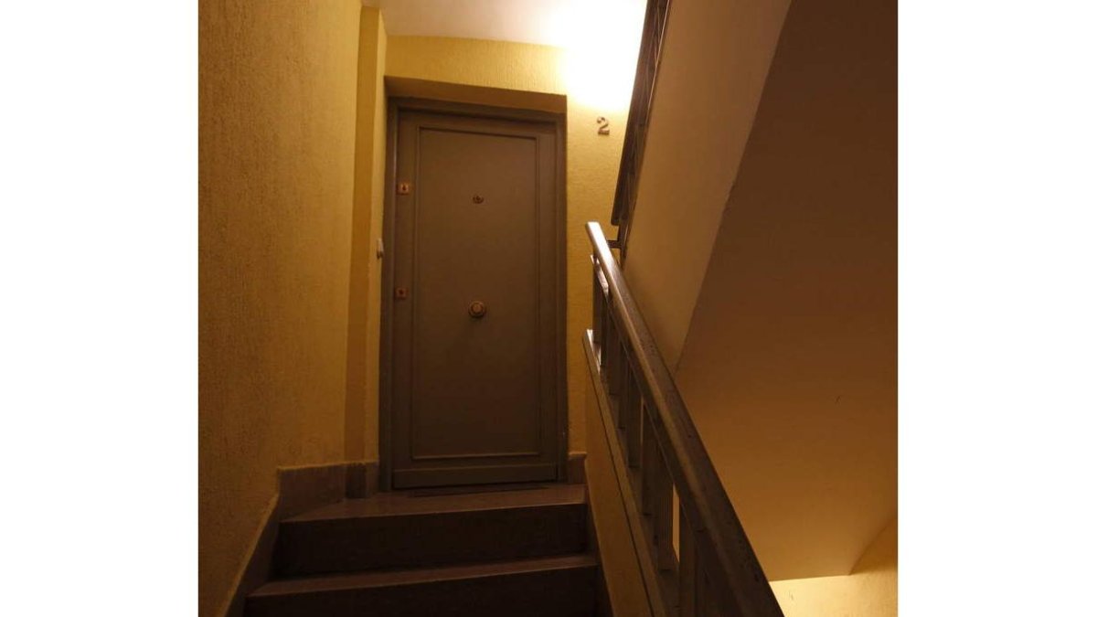 Dentro de esta vivienda apareció muerta la joven.