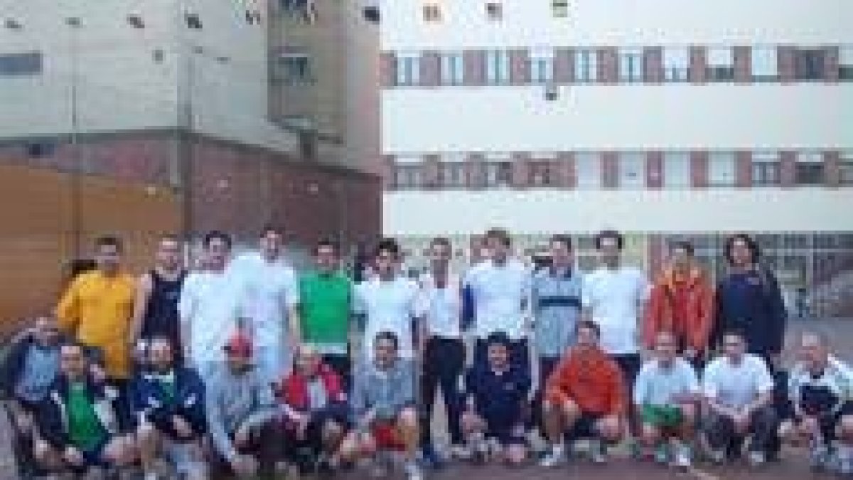 Los padres se alzaron con el triunfo en el partido contra los profesores