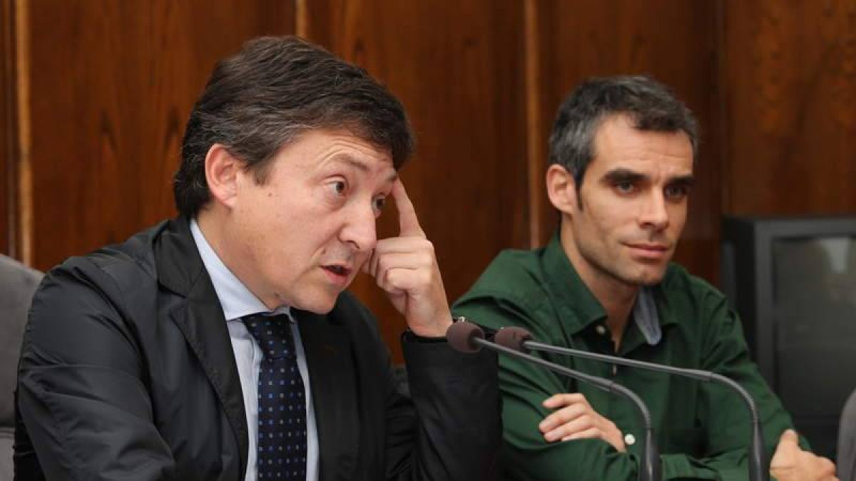 Samuel Folgueral y Sergio Gallardo, durante su comparecencia de ayer.