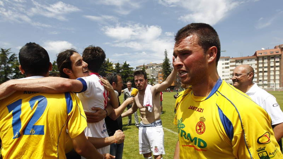El portero y capitán Diego Calzado no pudo contener las lágrimas el día que devolvió a la Cultural a Segunda B.