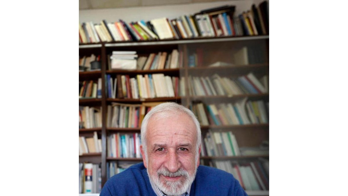 Salvador Gutiérrez, profesor de la facultad y académico. JESÚS