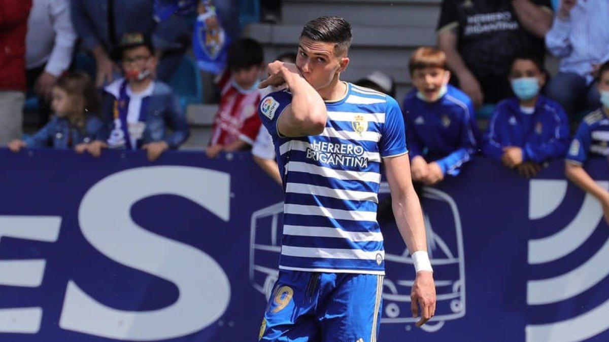 Edu Espiau marcó el 1-0 y participó en el tercer tanto ante el Lugo el pasado domingo. L. DE LA MATA