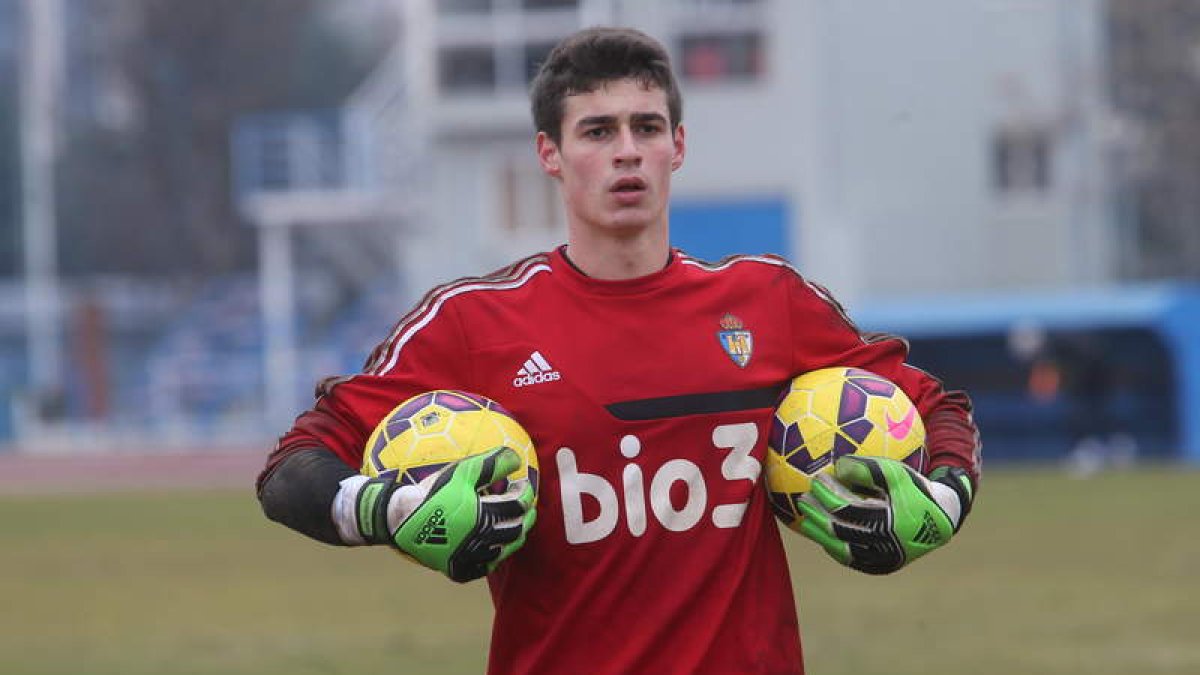 Kepa Arrizabalaga fue portero de la SD Ponferradina en la temporada 2014-2015. L. DE LA MATA