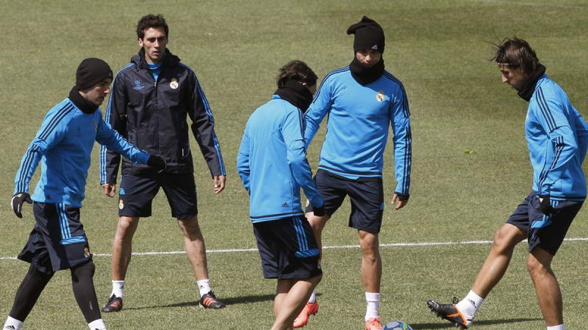 El entrenamiento del Real Madrid previo al partido se caracterizó por un ambiente distendido.