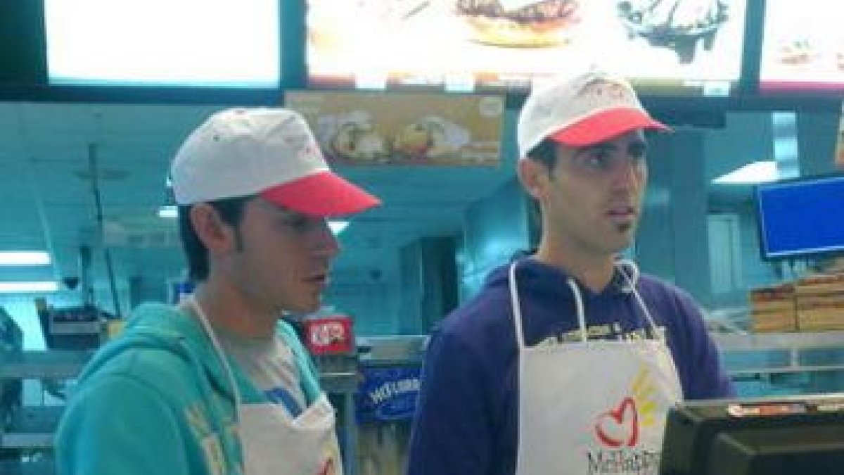 David Malo y Jano participaron en el «McHappy Day» de la Fundación Infantil Ronald McDon