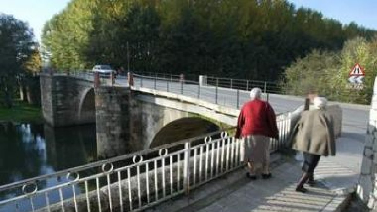 El puente sobre el Cúa es vital para la comunicación en toda esta zona
