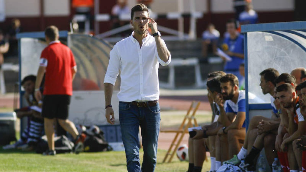 Víctor Cea buscará que sus hombres mantengan en el campeonato de la regularidad la imagen dada en el torneo copero. DL