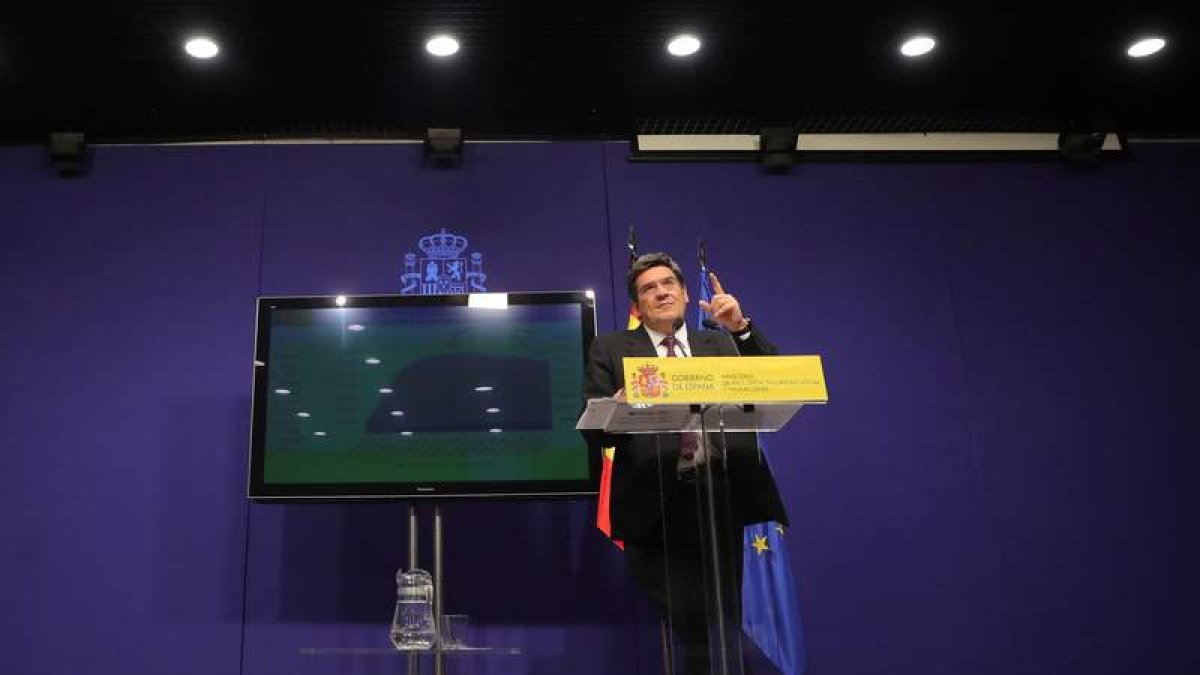 El ministro José Luis Escrivá, en su última comparecencia pública. JUANJO MARTÍN