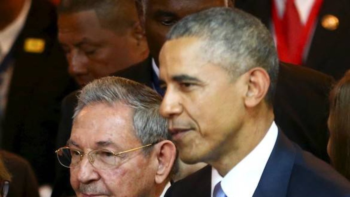 Imagen del encuentro entre Castro y Obama en abril en Panamá.