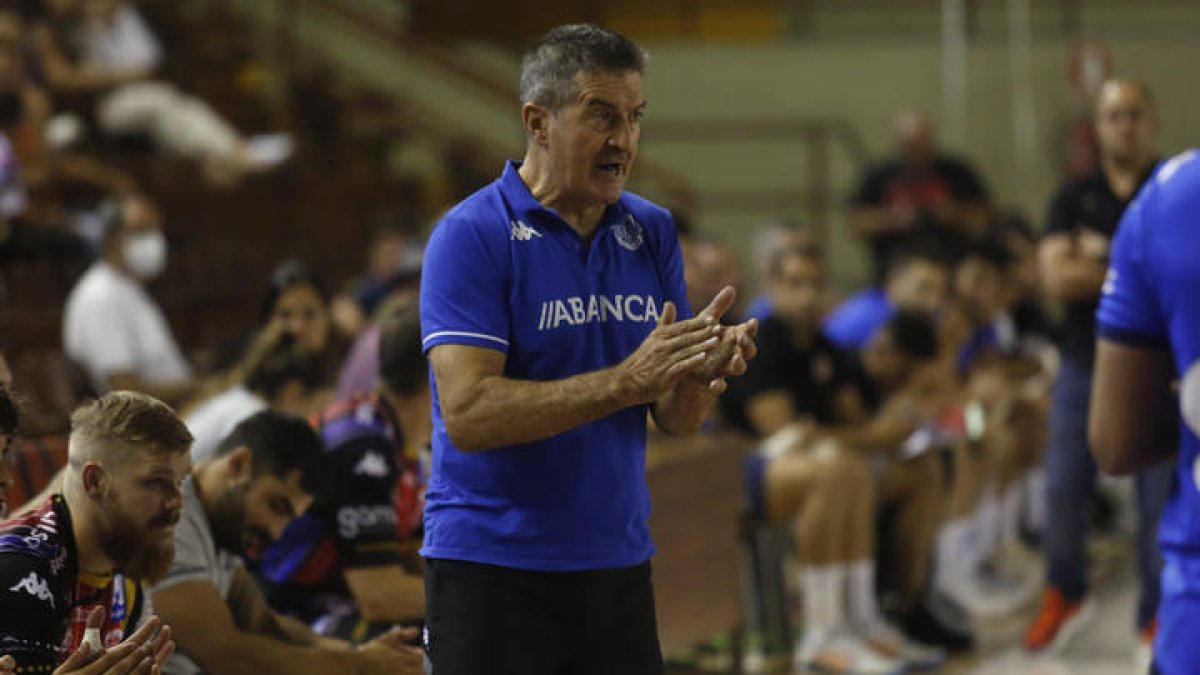 Partido de balonmano Ademar - Al Alhy. F. Otero Perandones.