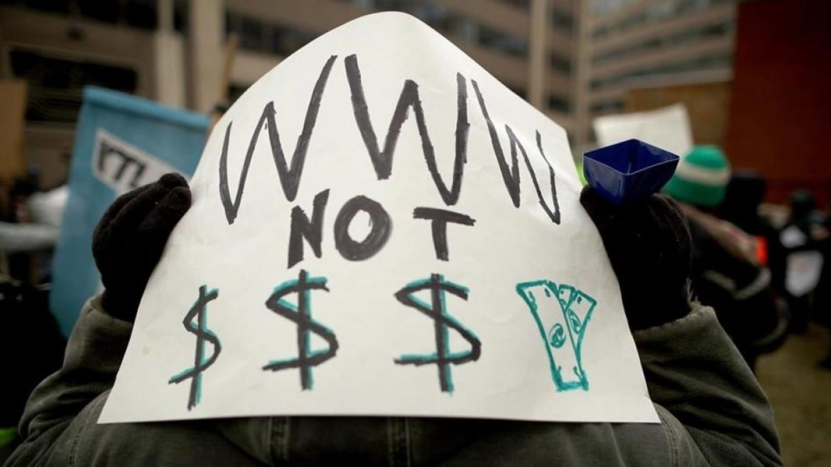 Pancarta contra el fin de la neutralidad de la red.