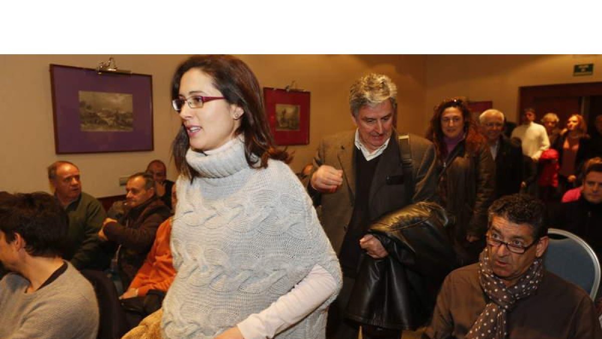 Aurora Flórez y Graciliano Palomo, a la entrada del acto celebrado ayer con representantes.