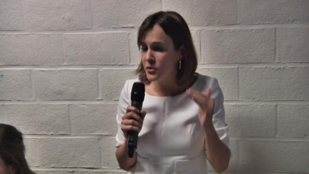 Laura Martínez, representante de la embajada española en Bélgica que intervino en el debate del Diplocat.