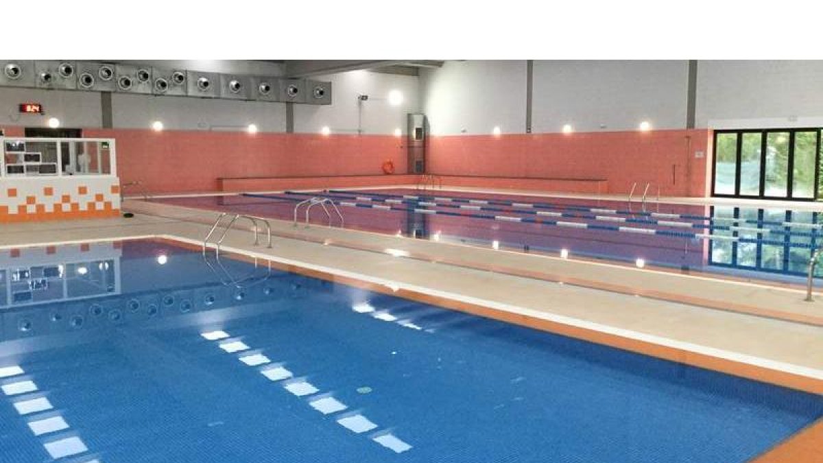 Las instalaciones de Sariegos ofrecen una piscina olímpica y otra para niños cubierta, además de una de chapoteo exterior. DL