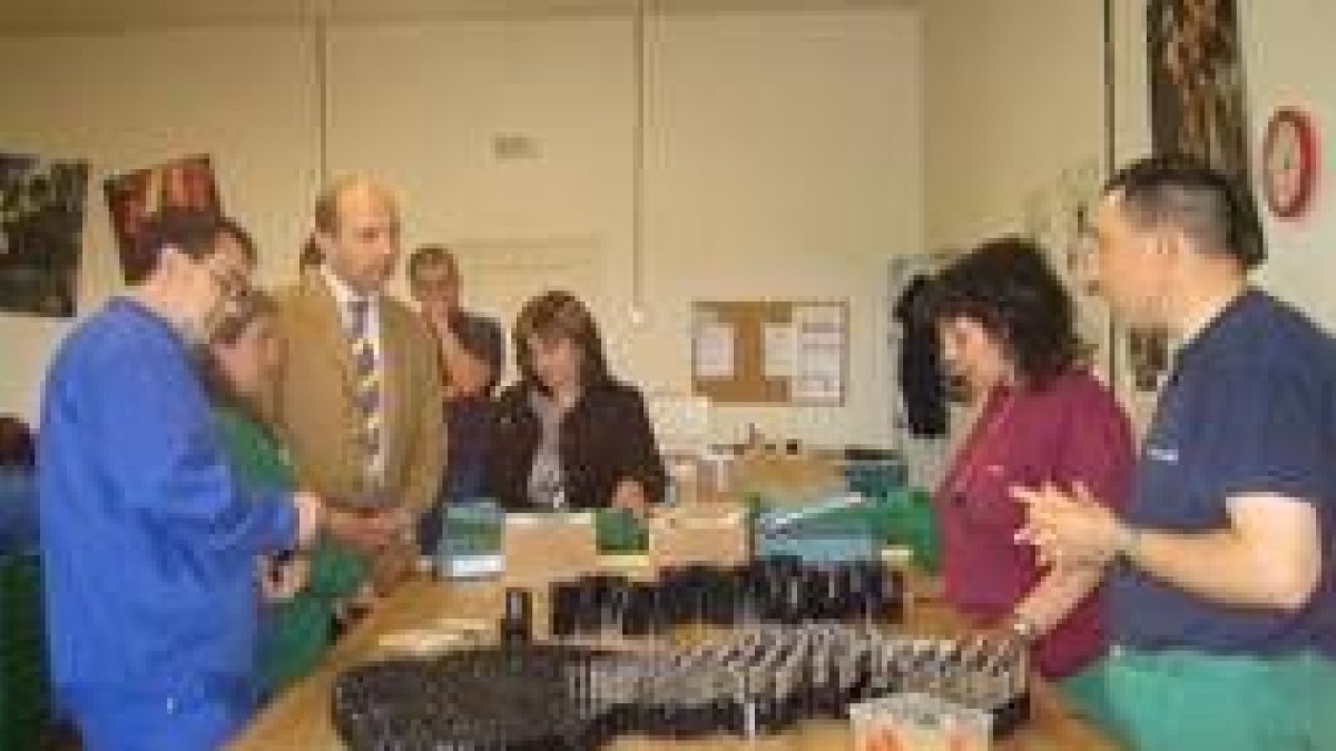 Francisco Castañón visitó las instalaciones de Alfaem en León
