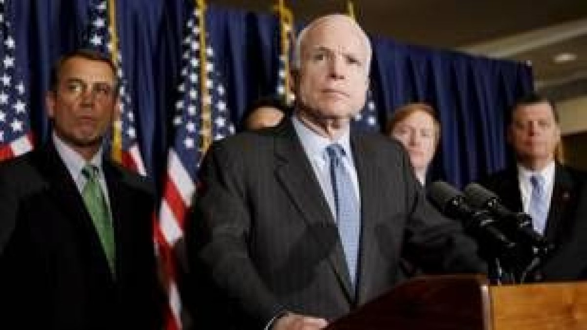 El ex senador de Arizona cada día que pasa se perfila como candidato del lado republicano