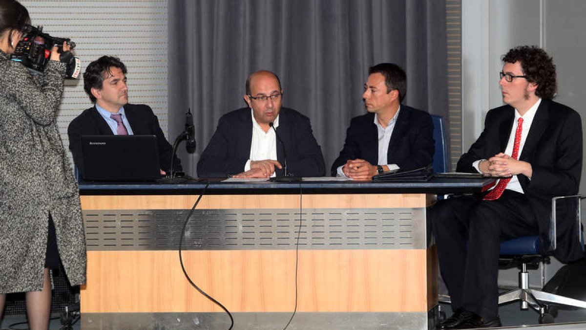 Francisco Valle, Francisco Castañón, Eduardo Tocino y Guillermo Bas, en la presentación. RAMIRO