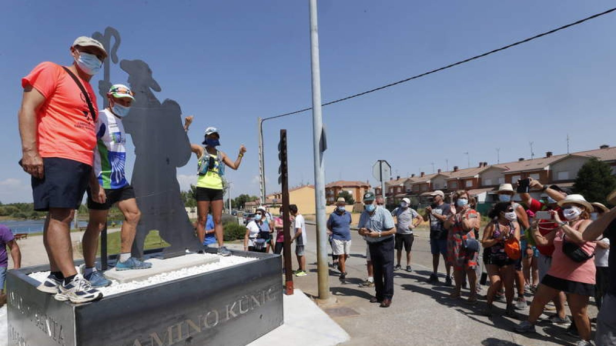 Inauguración de la escultura de la ruta de Künig en Santa Marina del Rey. RAMIRO