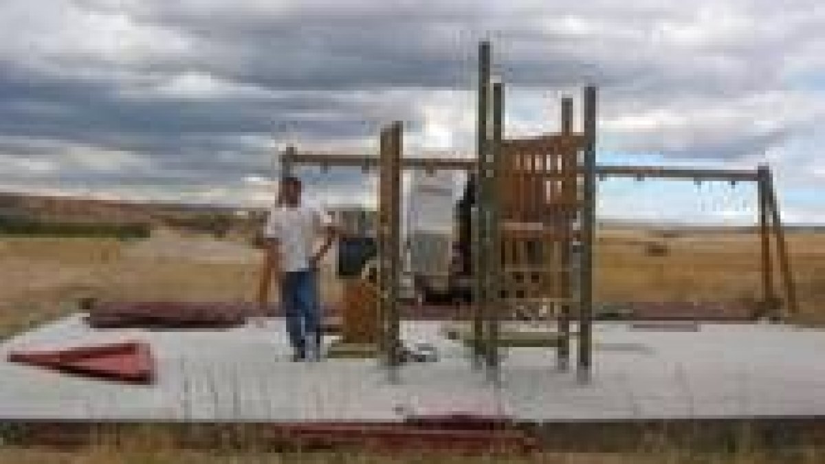 Un momento de la instalación de los juegos en Rectivía