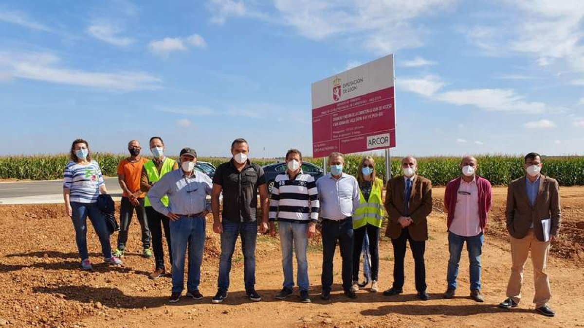 Recepción de los trabajos en la calzada de San Adrián del Valle. DL