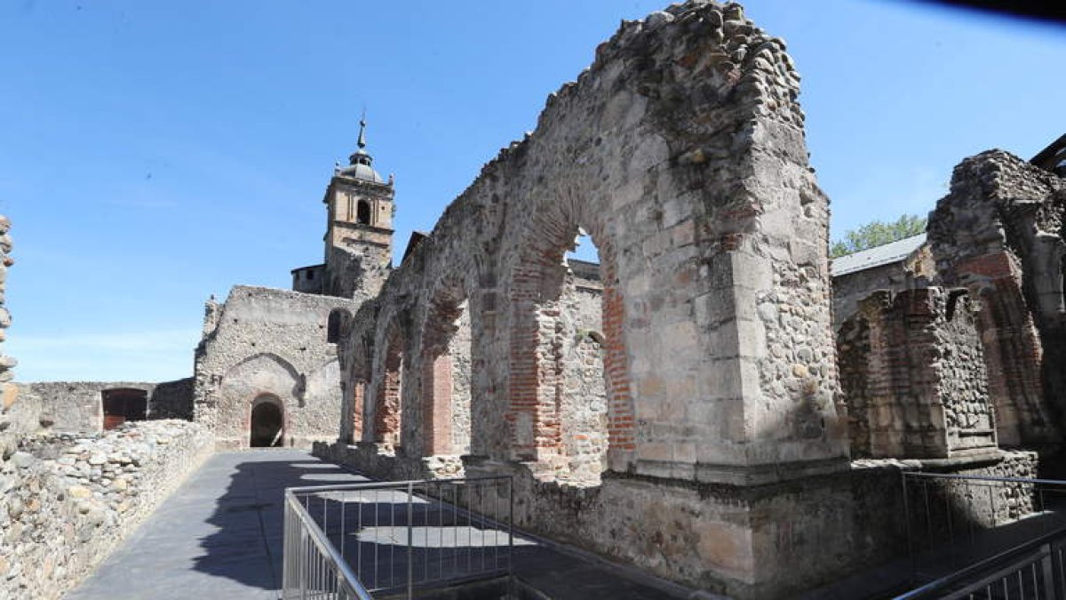 Monasterio de Carracedo. ANA F. BARREDO