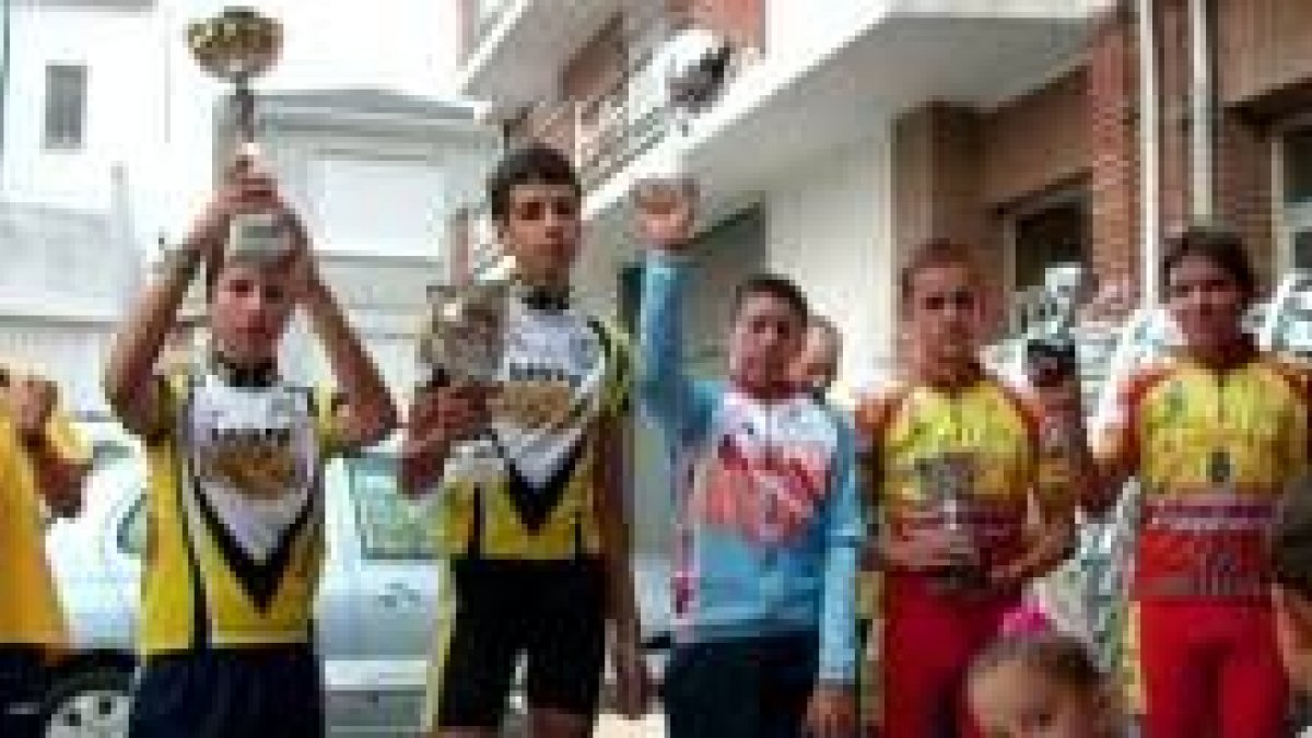 El Grupo Gorras apuesta por el ciclismo de base