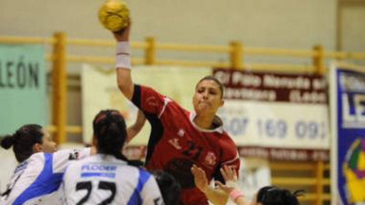 El Molly Cleba jugó con intensidad para no acusar las bajas y al final consiguió un merecido empate
