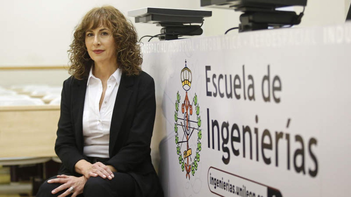 Hilde Pérez es profesora del Departamento de Ingenierías Mecánica, Informática y Aeroespacial de la ULE. FERNANDO OTERO