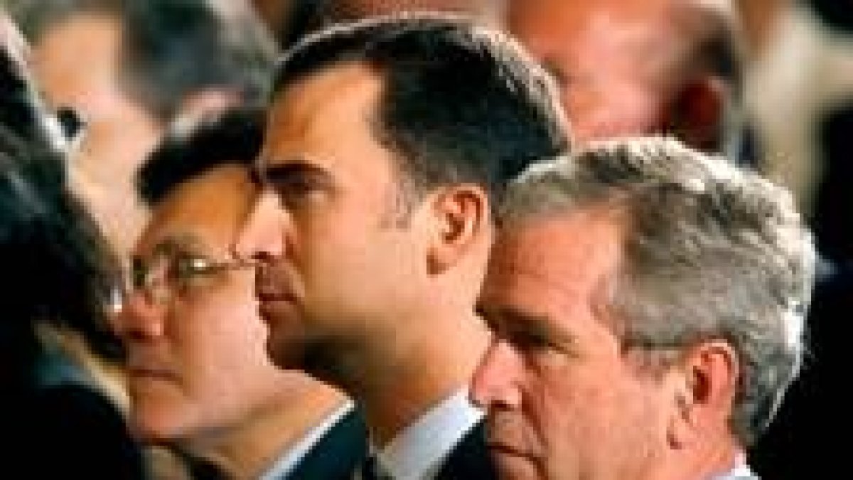 El Príncipe Felipe y George Bush, ayer, en la Casa Blanca