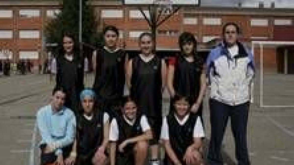 Formación del Centro Don Bosco que milita en la categoría cadete femenino