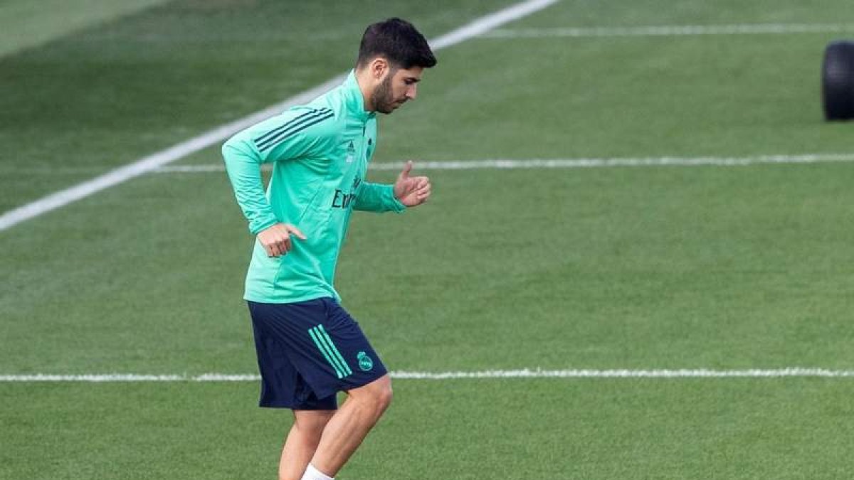 Asensio en el entrenamiento del conjunto blanco en la Ciudad Deportiva del Real Madrid. RODRIGO JIMÉNEZ