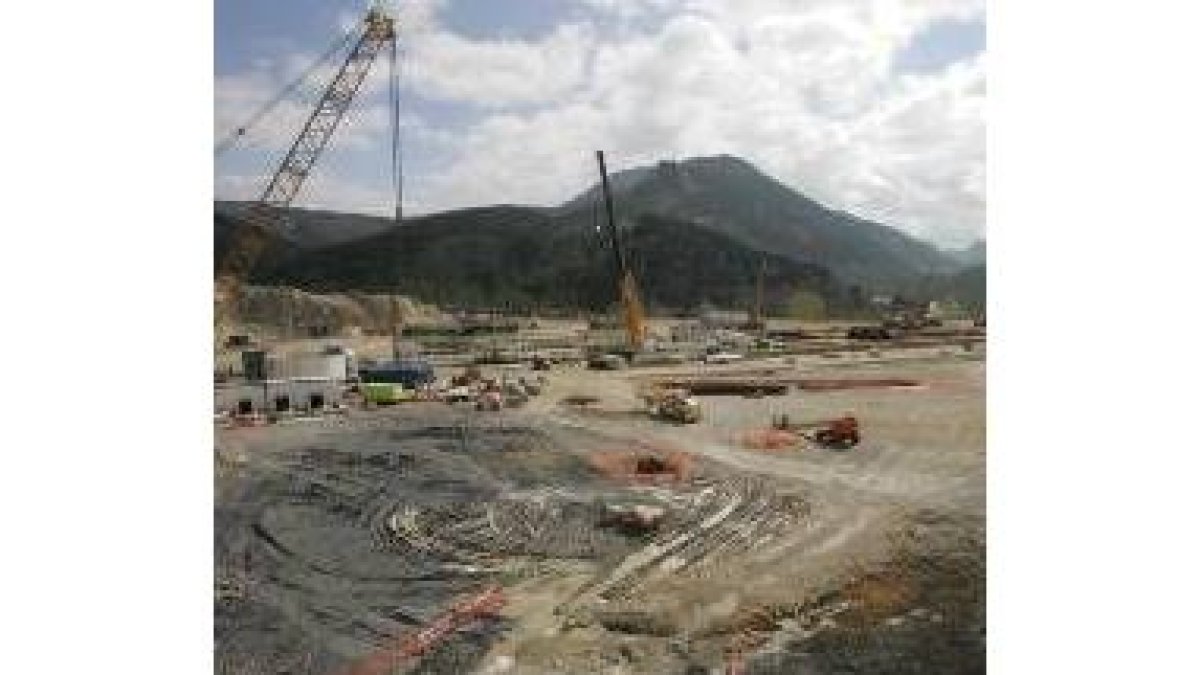 La Variante de Pajares concentra la mayor parte de obras públicas