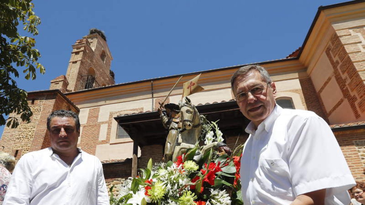 La procesión con las enseñas se celebrará el día 25 a partir de las 12.00. JESÚS F. SALVADORES