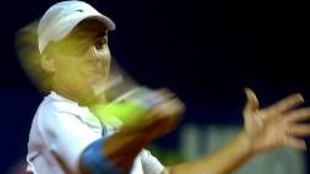 El argentino Gastón Gaudio se deshizo del español Rafa Nadal para poder acceder a la final