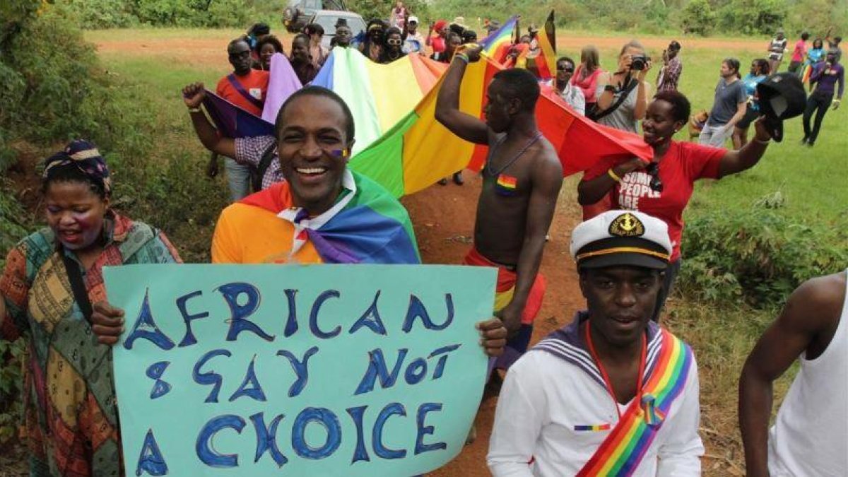 Homosexuales ugandeses durante una manifestación del orgullo gay.