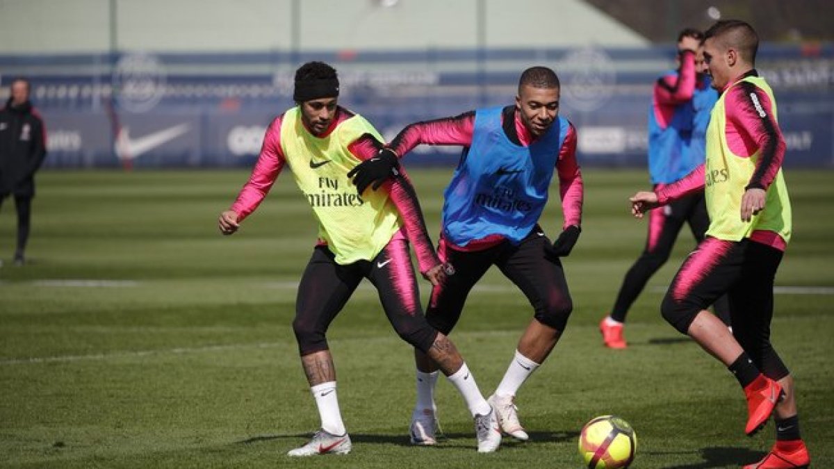 Neymar y Kylian Mbappé, este jueves, en París.