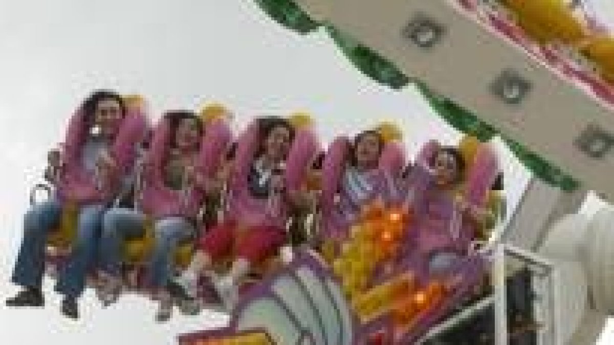 El nuevo recinto ferial abrió ayer sus puertas con decenas de atracciones, algunas muy novedosas