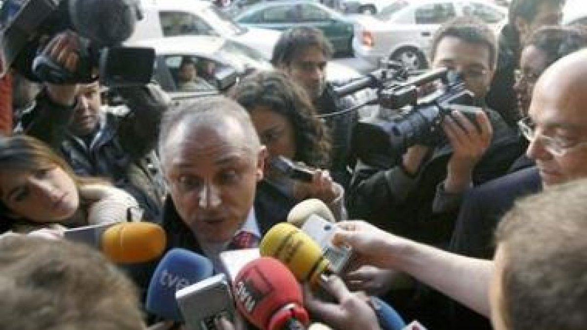 Emili Mas, a su salida de la Audiencia Nacional.