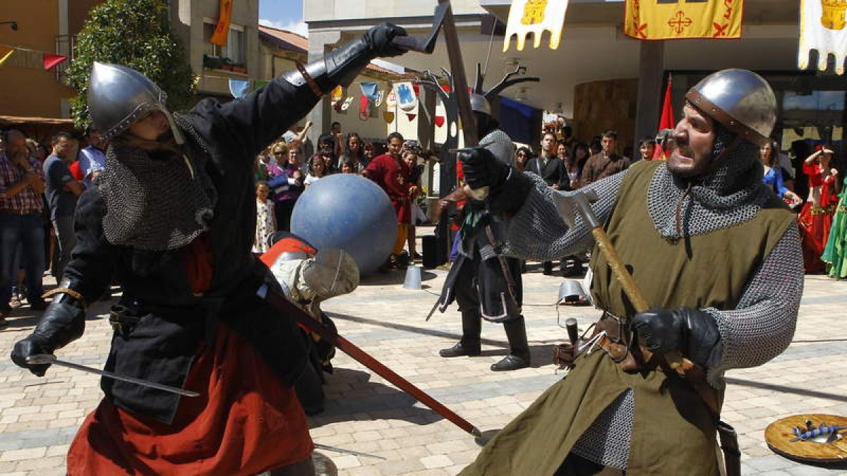 Batalla entre los soldados de Doña Urraca y Alfonso I ‘El Batallador’ ayer en Villadangos.