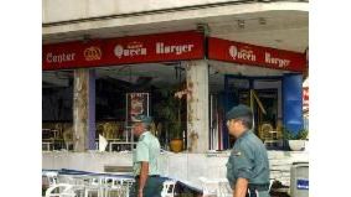 Estado en el que ha quedado la hamburguesería de Torrevieja tras la explosión