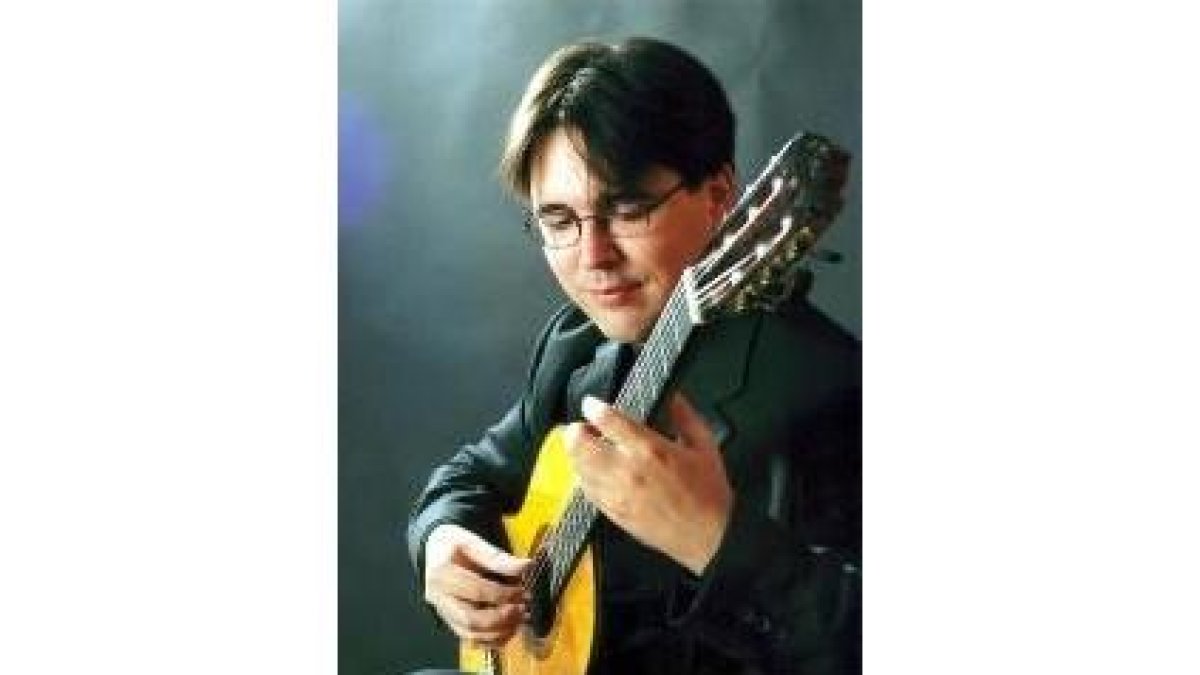 El joven guitarrista francés Bertrand Pietu