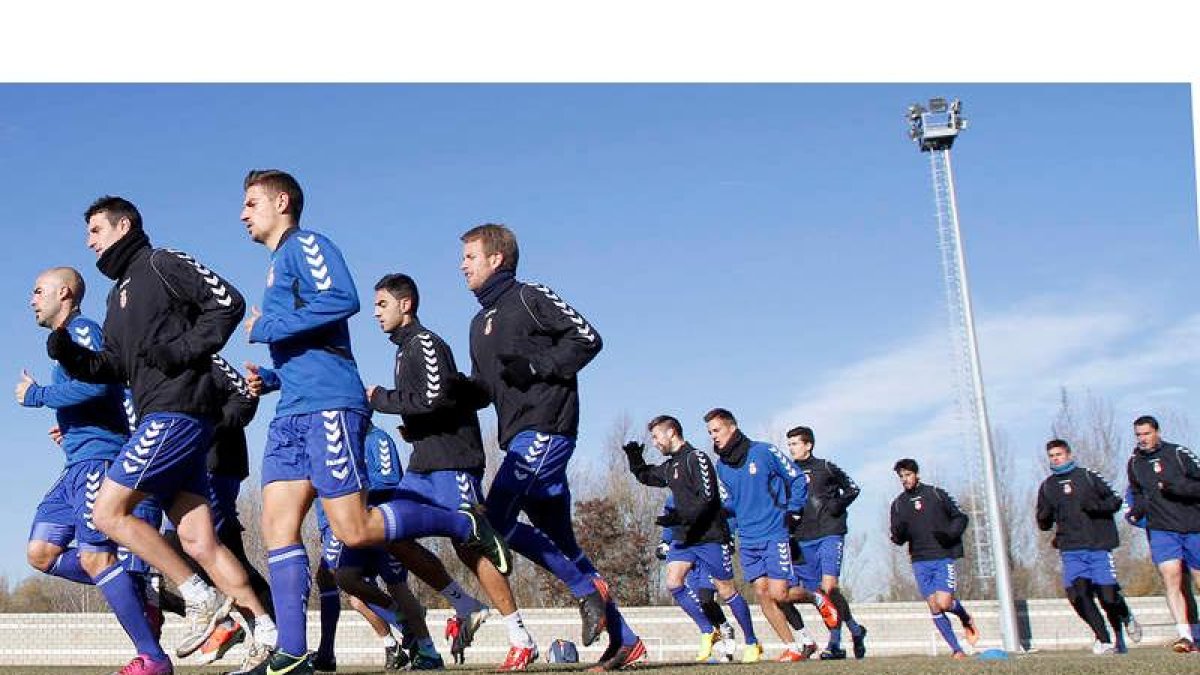 La plantilla de la Cultural y Deportiva Leonesa se encuentra de vacaciones y no volverá a los entrenamientos hasta el lunes, día 30 de diciembre.